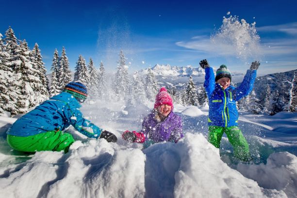 Familienurlaub im Winter im Bergdorf Filzmoos - mitten in Ski amadé