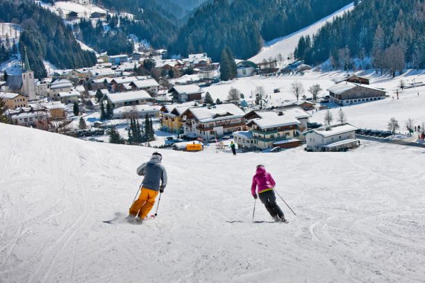 Skiurlaub mitten in Ski amadé - unser Haus befindet sich direkt neben der Papageno Talstation